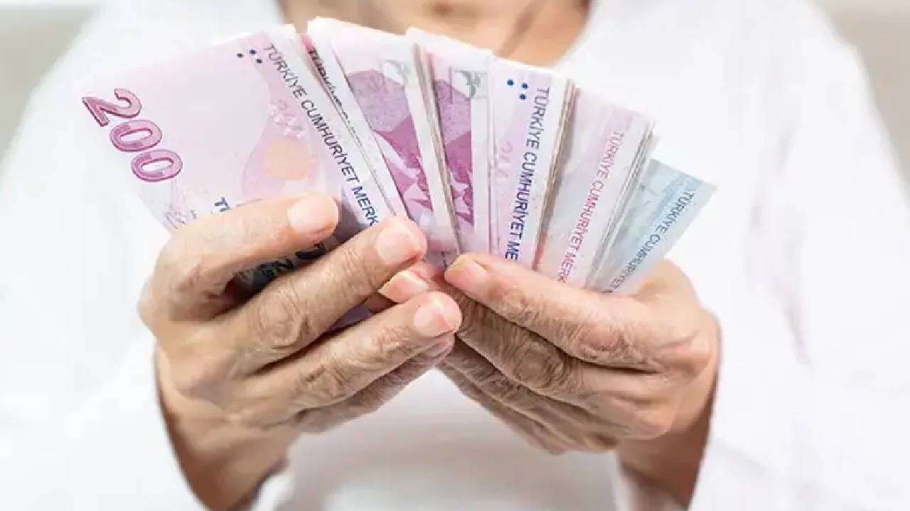 Milyonlarca emeklinin gözü kulağı ocak zammında: Özgür Erdursun canlı yayında rakam verdi! İşte SSK ve Bağ-Kur emeklisinin Ocak maaş zammı! 6